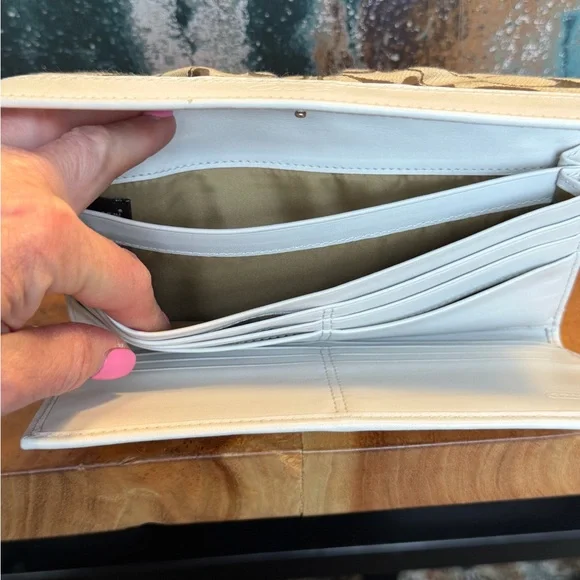 Coach Vintage Signature Khaki and White Leather Wallet - Picture 15 of 16